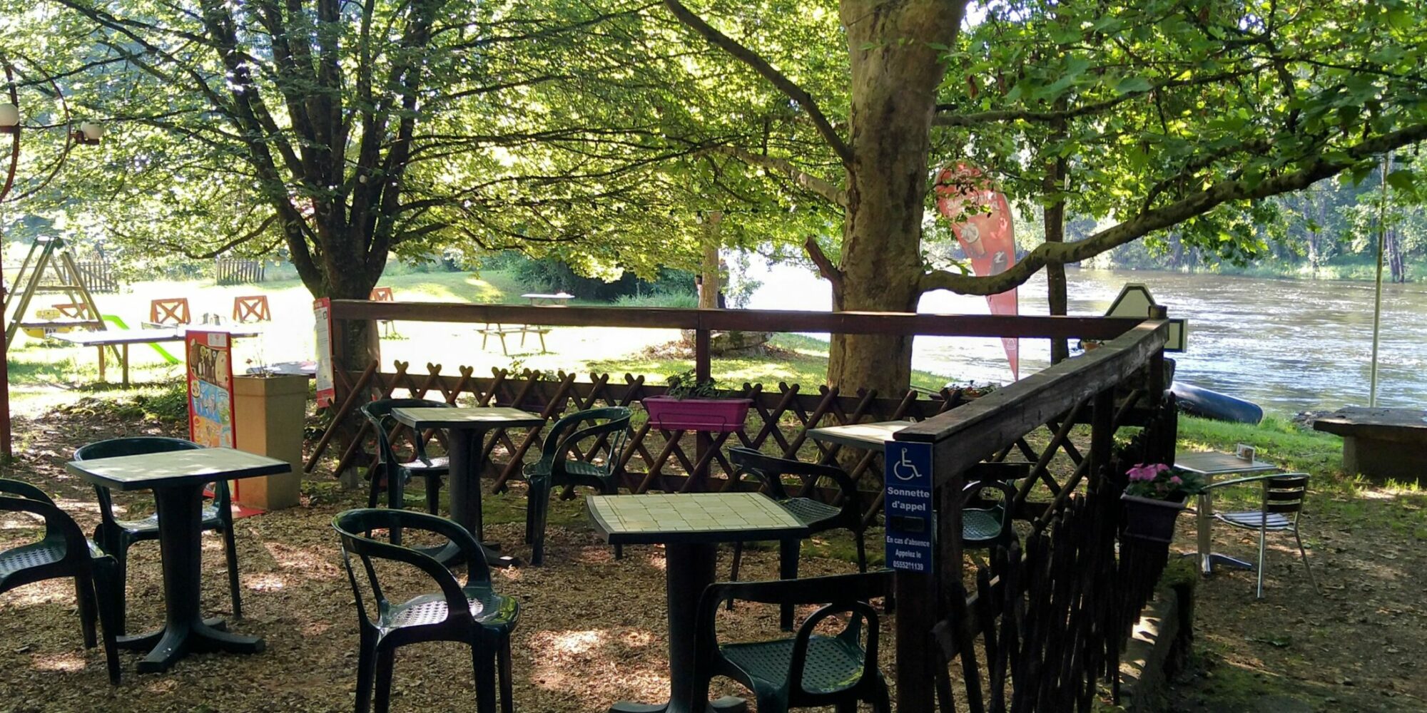 La terrasse du snack pour y passer un bon moment